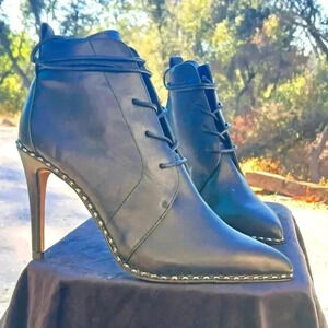 BCBGeneration Hannah Bootie NWT